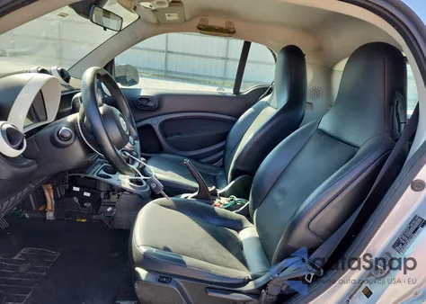 2016 Smart Fortwo z USA, uszkodzony, nr VIN WMEFJ5DA7GK137783